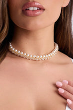 Load image into Gallery viewer, Martini Mami Pearl Choker
