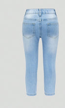 Load image into Gallery viewer, Young Girl Faded Wash Blue Ripped Denim Jeans (7Y)
