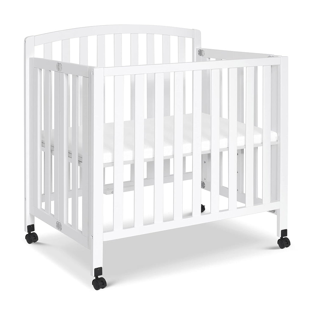 DaVinci Dylan Folding Portable Convertible Mini Crib