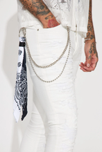 Load image into Gallery viewer, Men&#39;s White Skinny Jeans with Chain. (Size 38)
