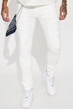 Load image into Gallery viewer, Men&#39;s White Skinny Jeans with Chain. (Size 38)
