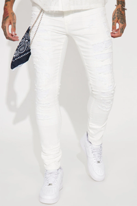 Men's White Skinny Jeans with Chain. (Size 38)